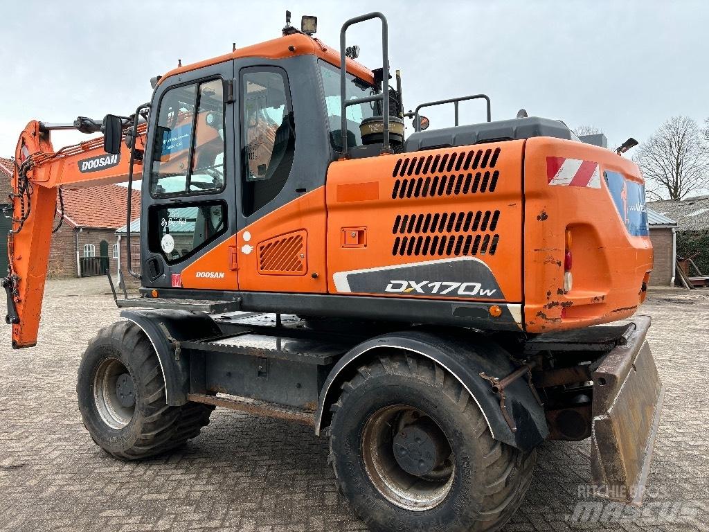 Doosan DX 170 W Ratiniai ekskavatoriai