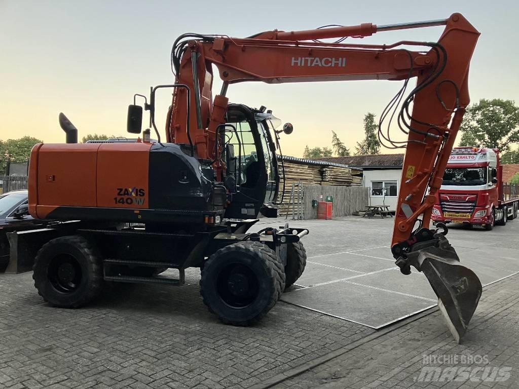 Hitachi ZX140-5B Ratiniai ekskavatoriai