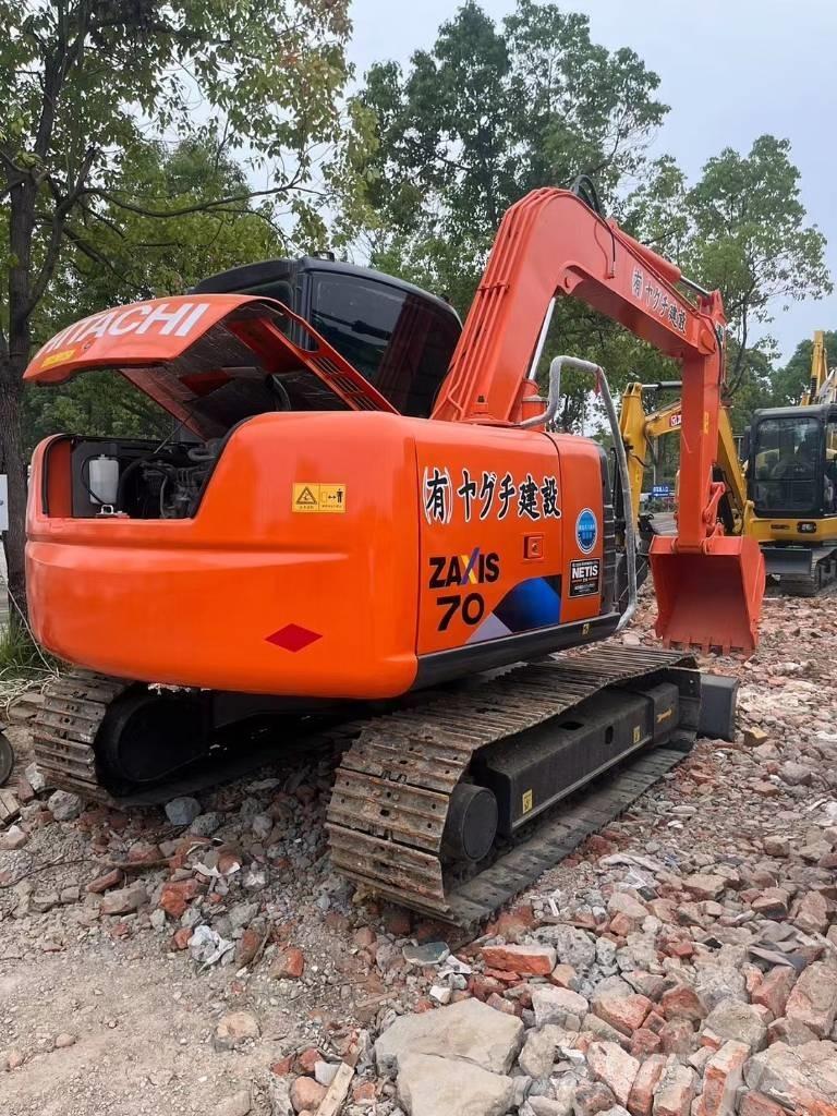 Hitachi ZX70 Vidutinės galios ekskavatoriai 7-12 t