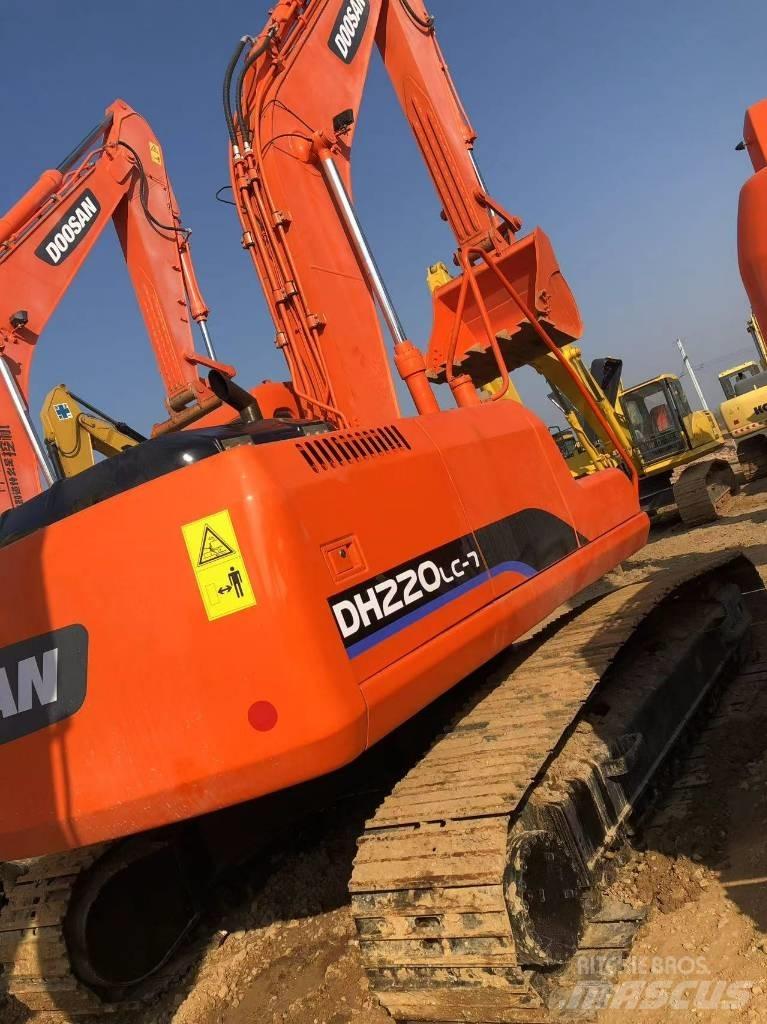 Doosan 220-7 Vikšriniai ekskavatoriai