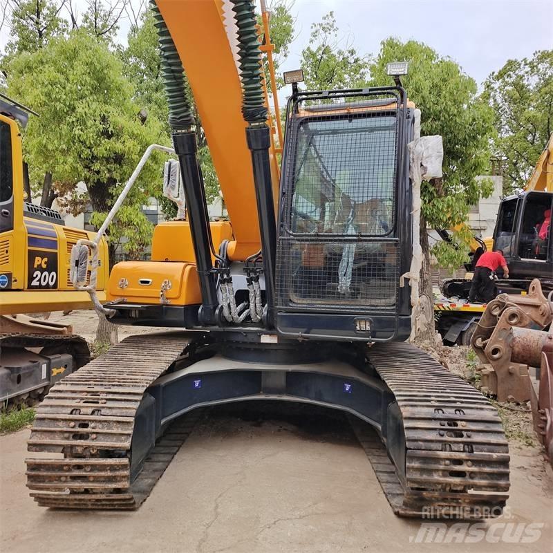Hyundai 220LC -9S Vikšriniai ekskavatoriai