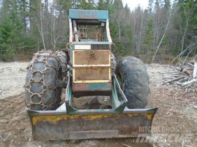 Timberjack 380 Skiedrovežiai