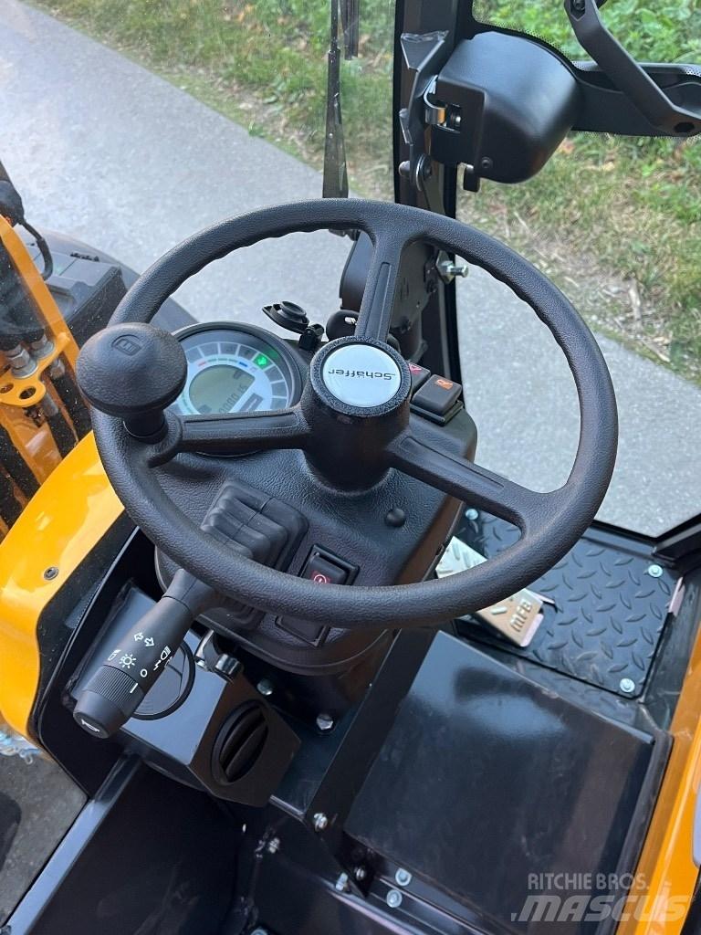 Schäffer 2430 SLT Krautuvai su šoniniu pasukimu