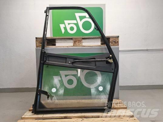 JLG 4017PS door Kabinos ir interjeras