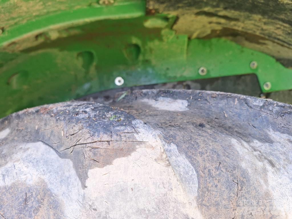 John Deere 5125R Traktoriai