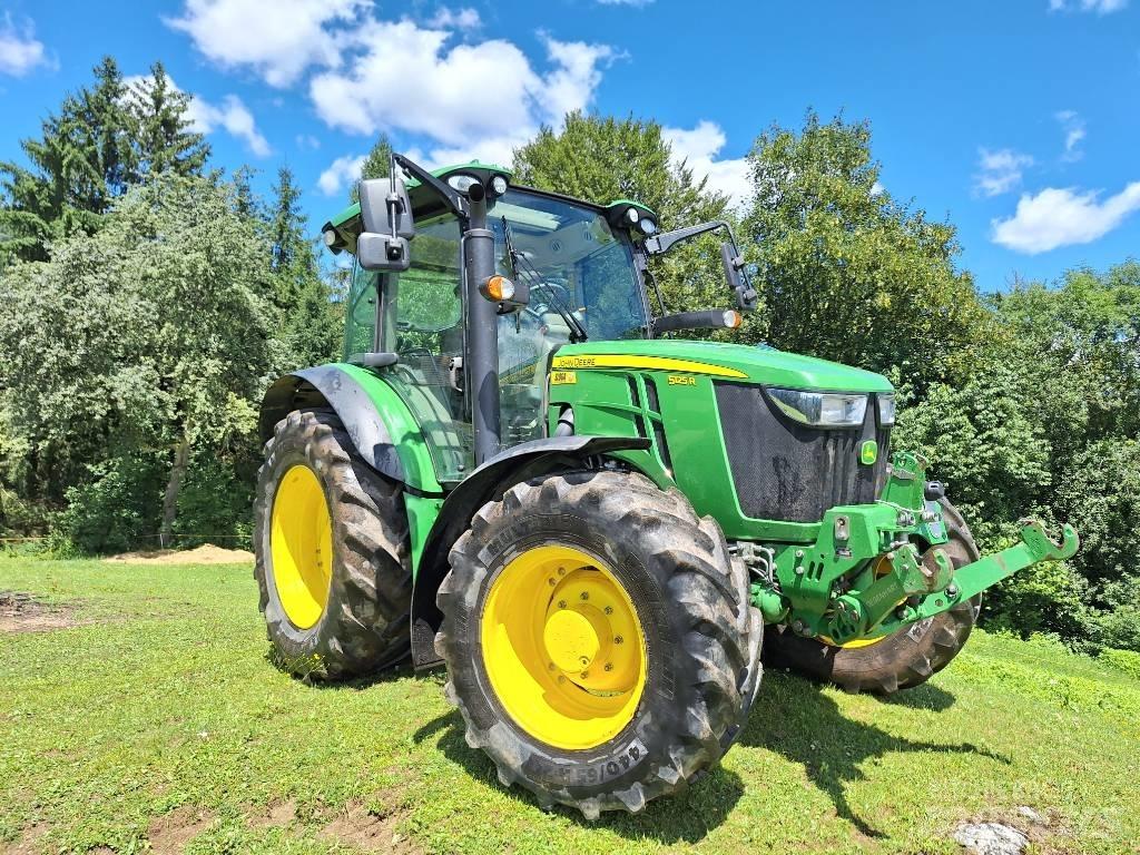 John Deere 5125R Traktoriai