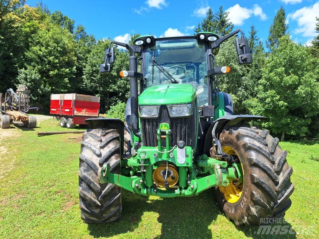 John Deere 5125R Traktoriai