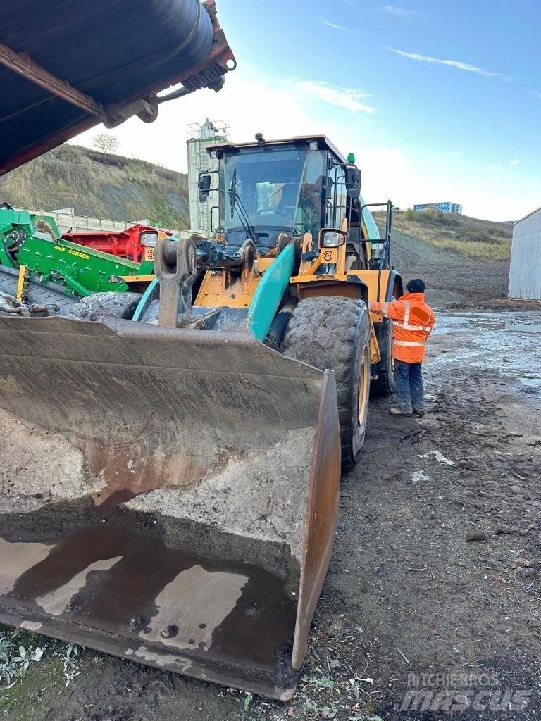 Hyundai HL970A Naudoti ratiniai krautuvai