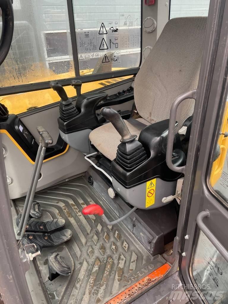 Volvo ECR88D Vidutinės galios ekskavatoriai 7-12 t