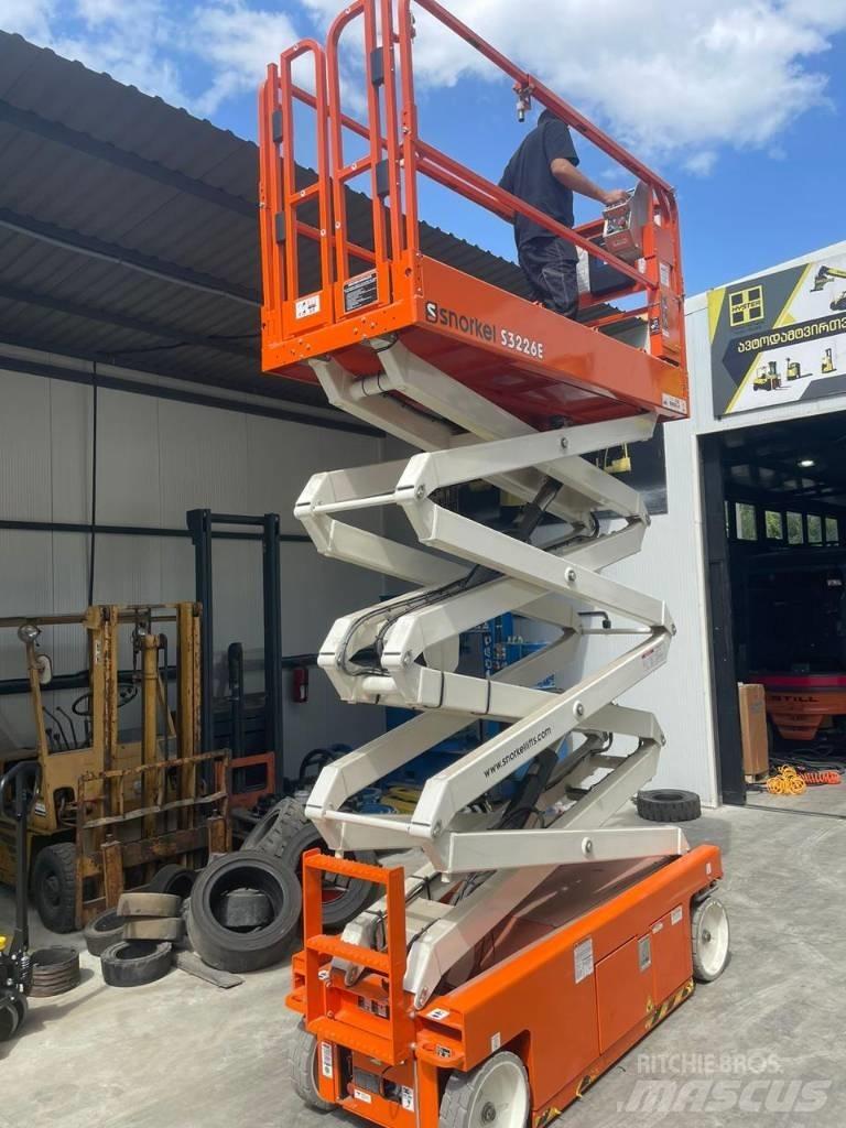 Snorkel S 3246 E Žirkliniai keltuvai