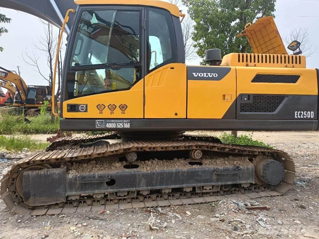 Volvo EC250D Vikšriniai ekskavatoriai
