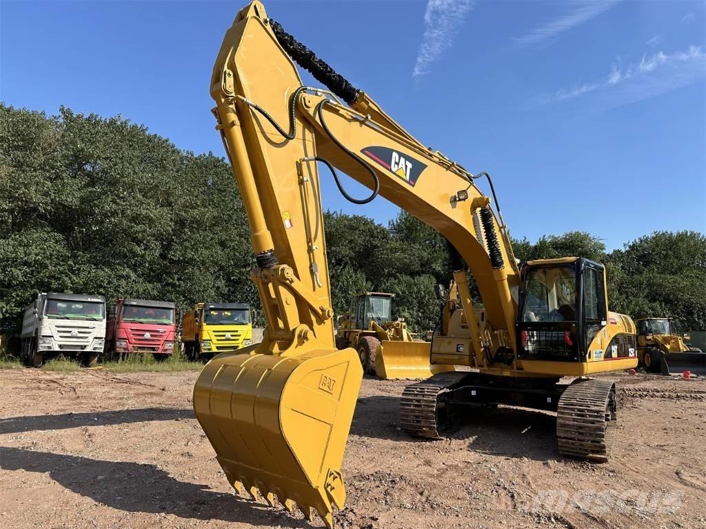 CAT 325 CL Vikšriniai ekskavatoriai