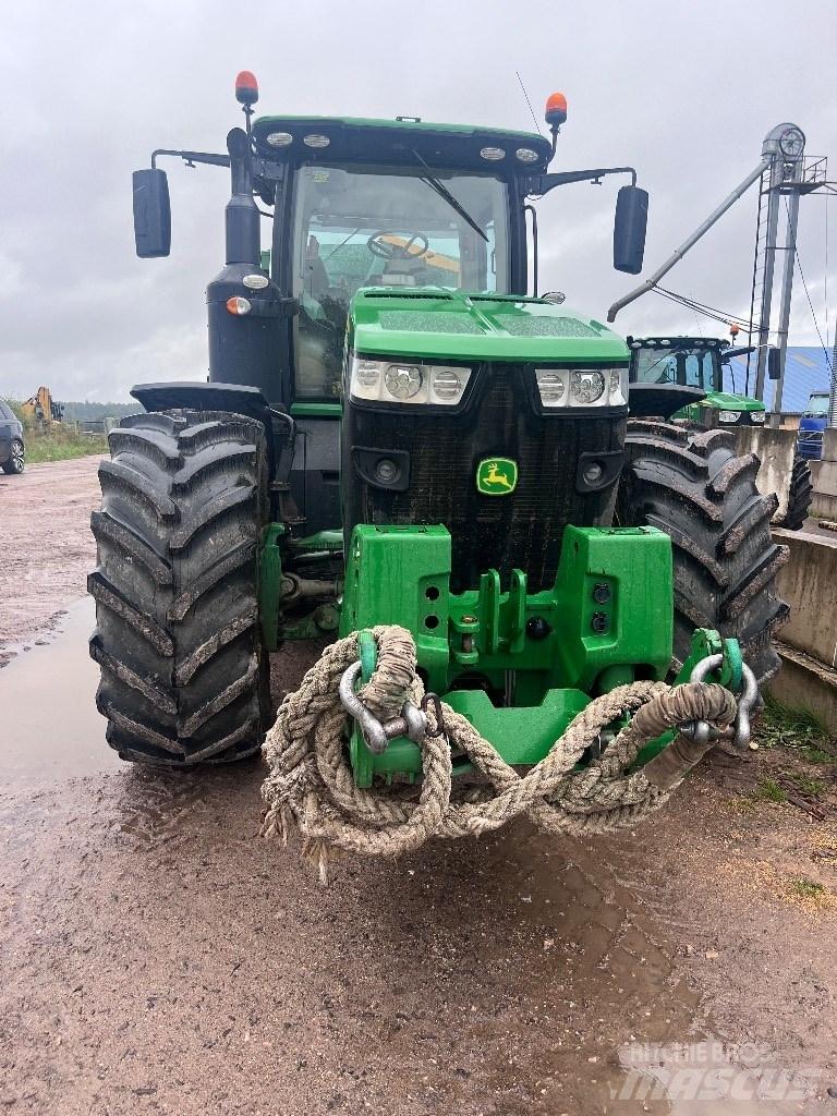 John Deere 8320R Traktoriai
