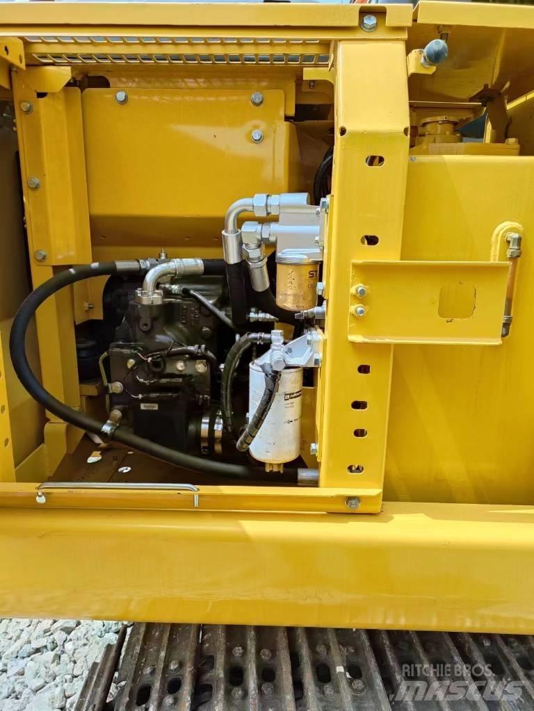 Komatsu PC 110 Vidutinės galios ekskavatoriai 7-12 t