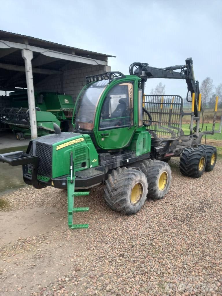 John Deere 810E Naudoti miškovežiai (Forvarderiai)