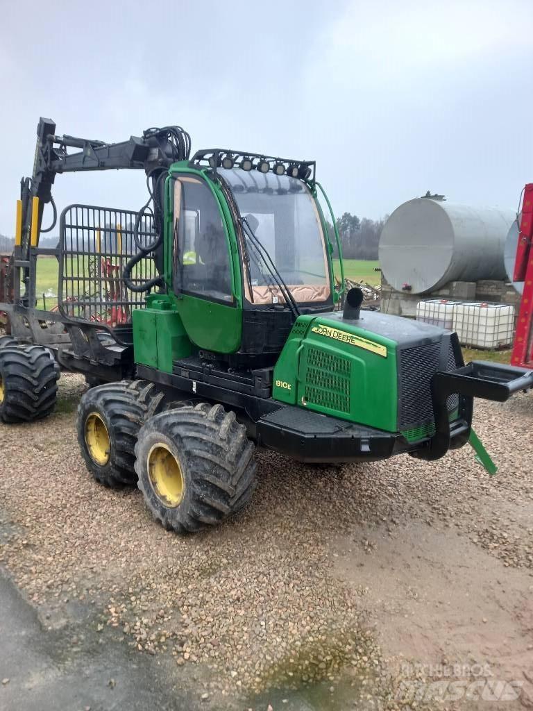 John Deere 810E Naudoti miškovežiai (Forvarderiai)