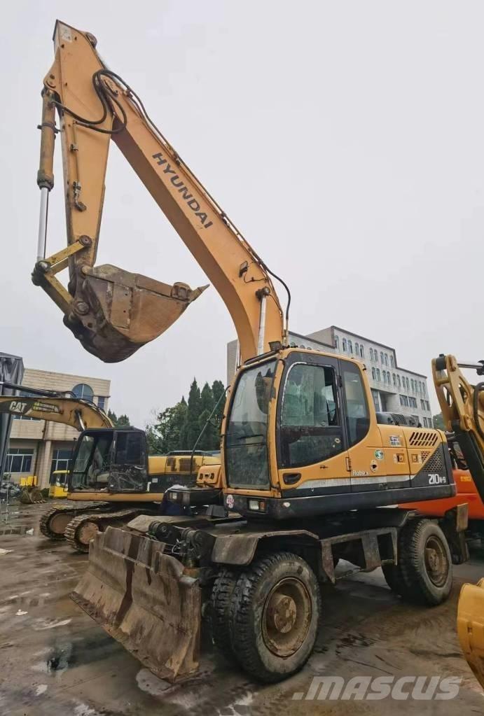 Hyundai R210W-9 Ratiniai ekskavatoriai