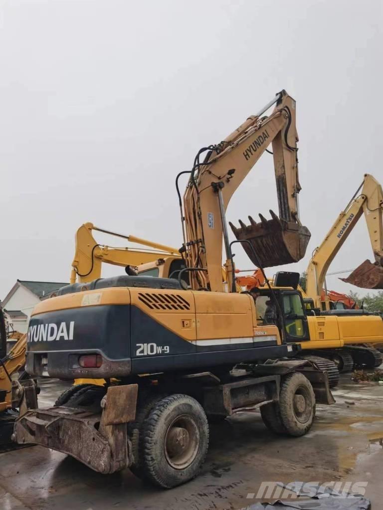 Hyundai R210W-9 Ratiniai ekskavatoriai
