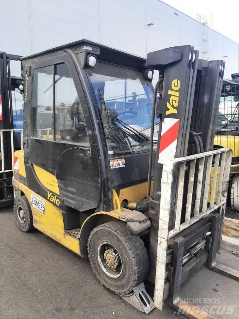 Yale GDP25VX Dyzeliniai krautuvai