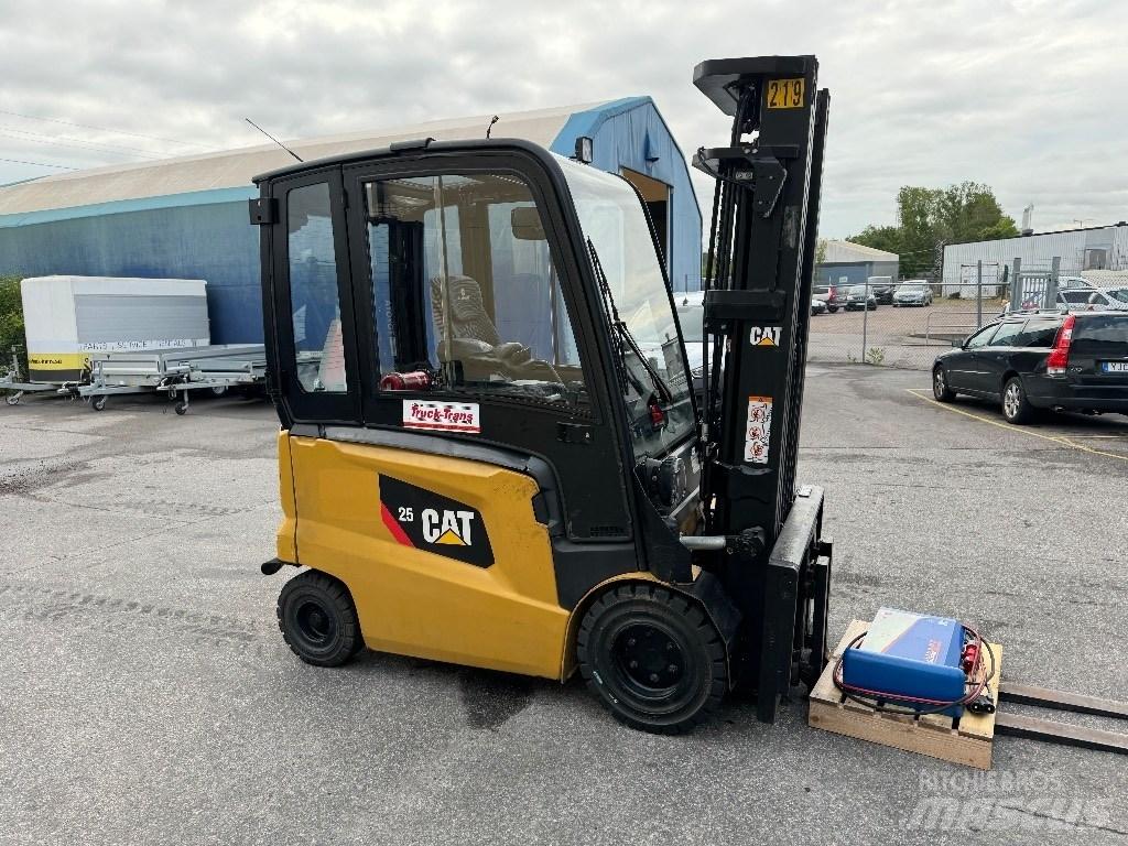 CAT EP25CN Elektriniai šakiniai krautuvai