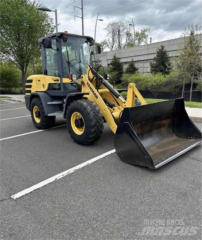 Yanmar V8 Naudoti ratiniai krautuvai