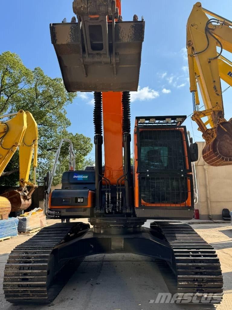 Doosan DX 225 Vikšriniai ekskavatoriai