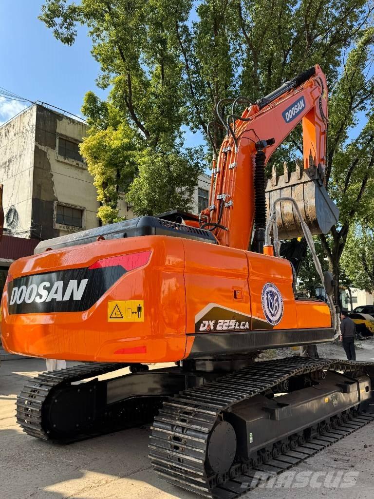 Doosan DX 225 Vikšriniai ekskavatoriai