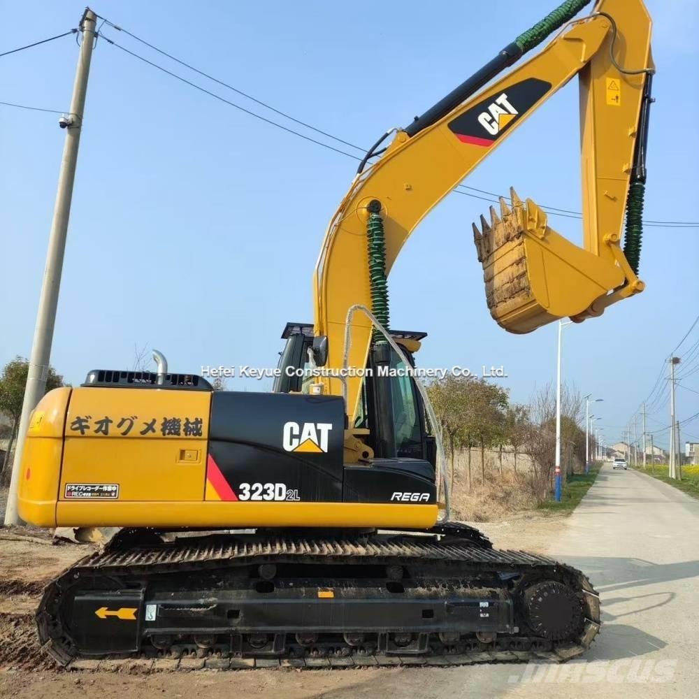 CAT 323gc Vikšriniai ekskavatoriai