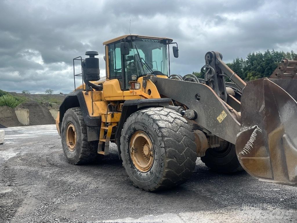 Volvo L 220 G Naudoti ratiniai krautuvai