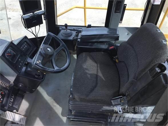 CAT 826G Atliekų presai