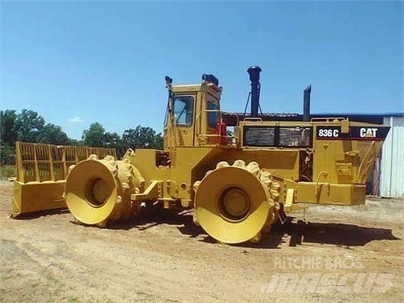 CAT 836C Atliekų presai