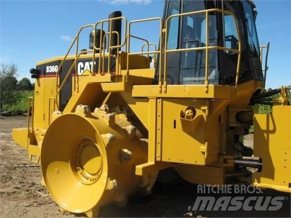 CAT 836G Atliekų presai