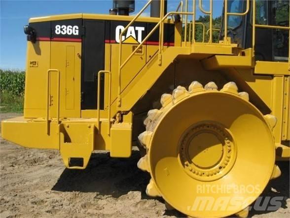 CAT 836G Atliekų presai