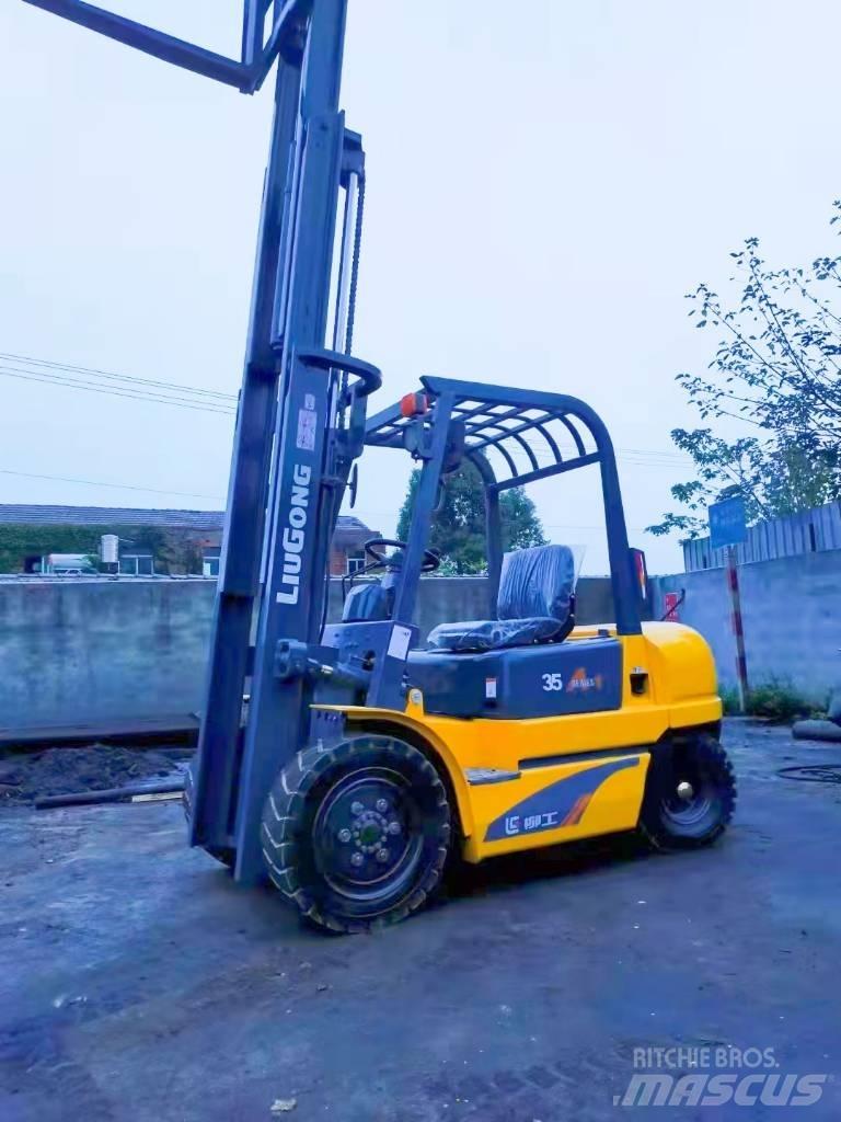 LiuGong CPC 35 Dyzeliniai krautuvai