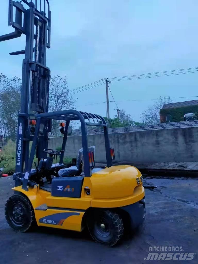 LiuGong CPC 35 Dyzeliniai krautuvai