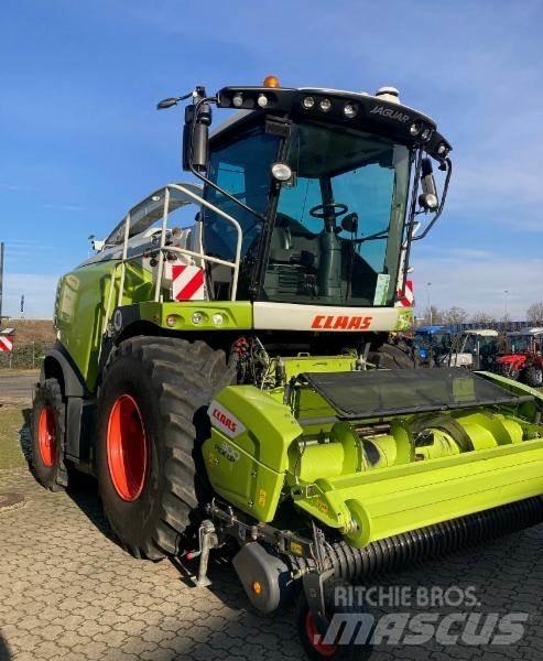 CLAAS JAGUAR 970 Pašarų ruošimo technika
