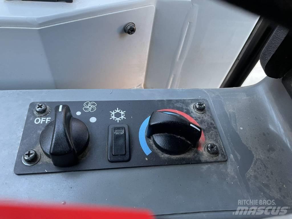 Takeuchi TCR50-2 Vikšrinė savivartė technika