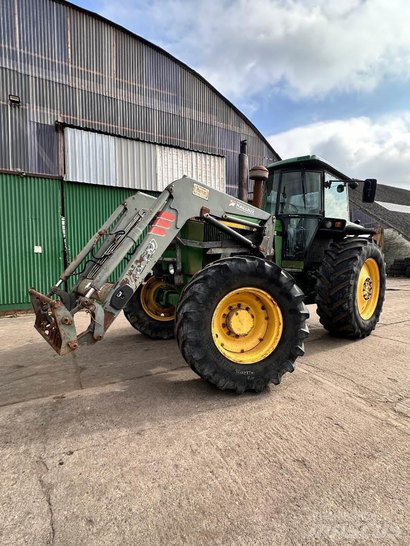 John Deere 4055 Traktoriai