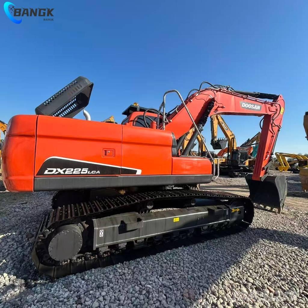 Doosan DX 225 LCA Vikšriniai ekskavatoriai