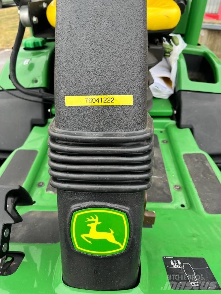 John Deere 7400A Trijų dalių pjaunamosios