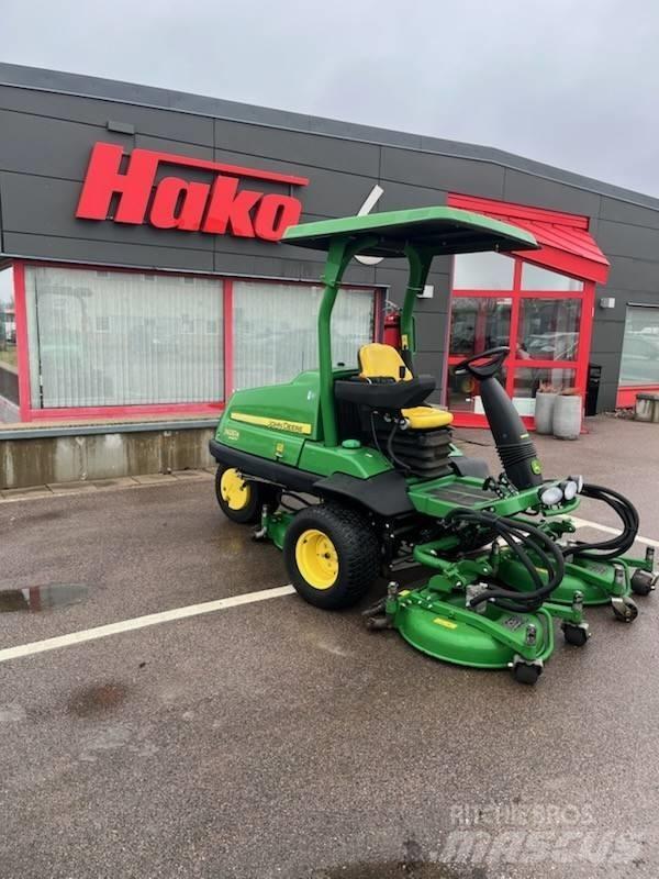 John Deere 7400A Trijų dalių pjaunamosios