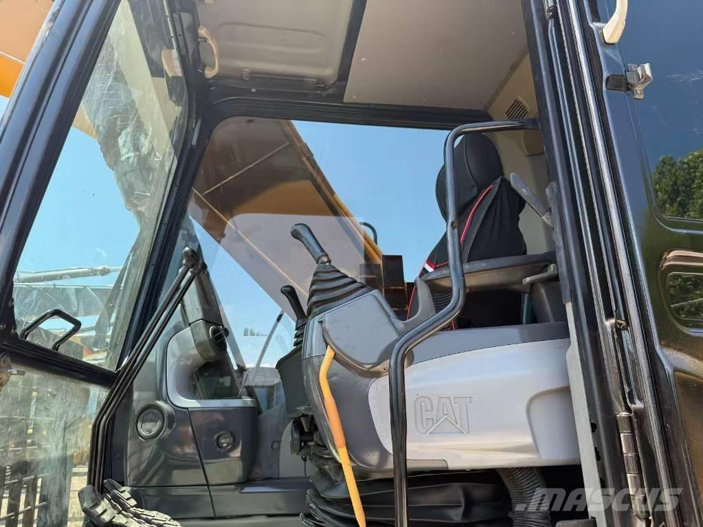 CAT 320 D Vikšriniai ekskavatoriai