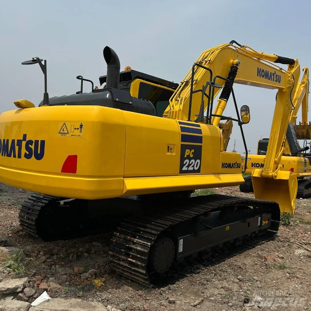 Komatsu 220-8 Vikšriniai ekskavatoriai