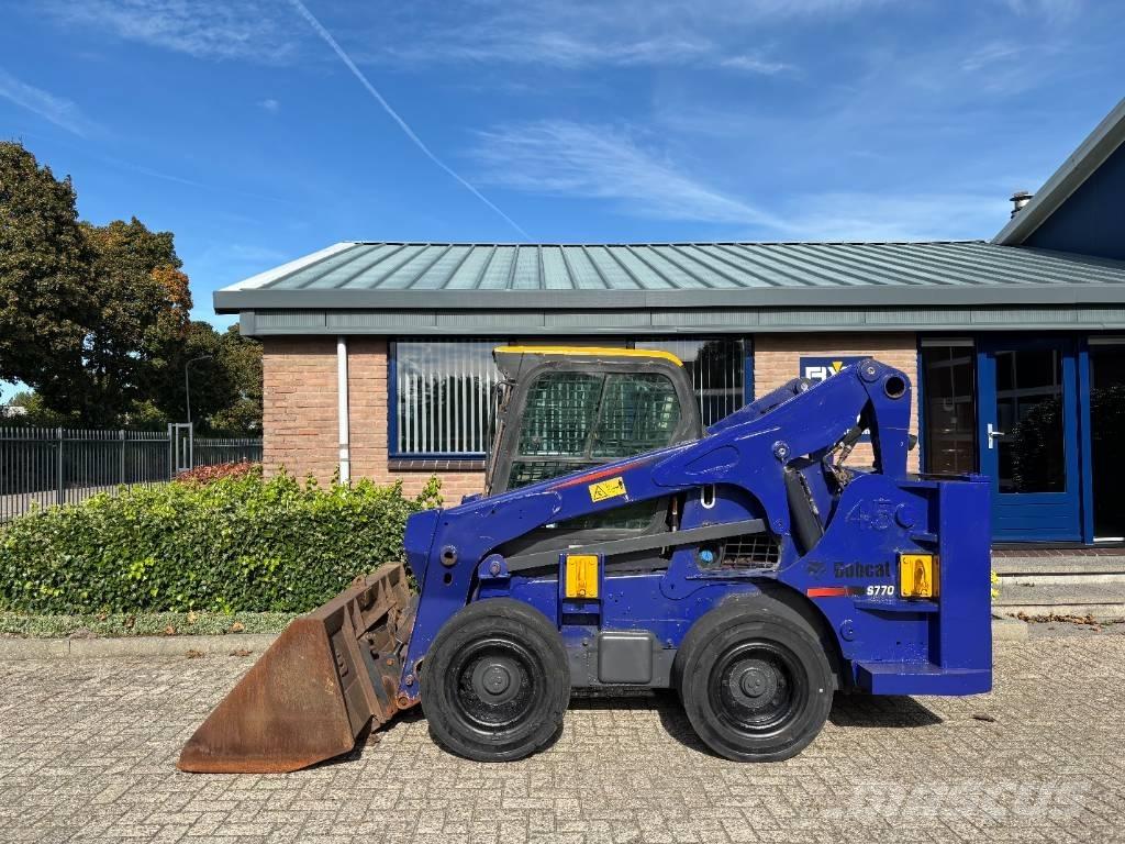 Bobcat S 770 Krautuvai su šoniniu pasukimu