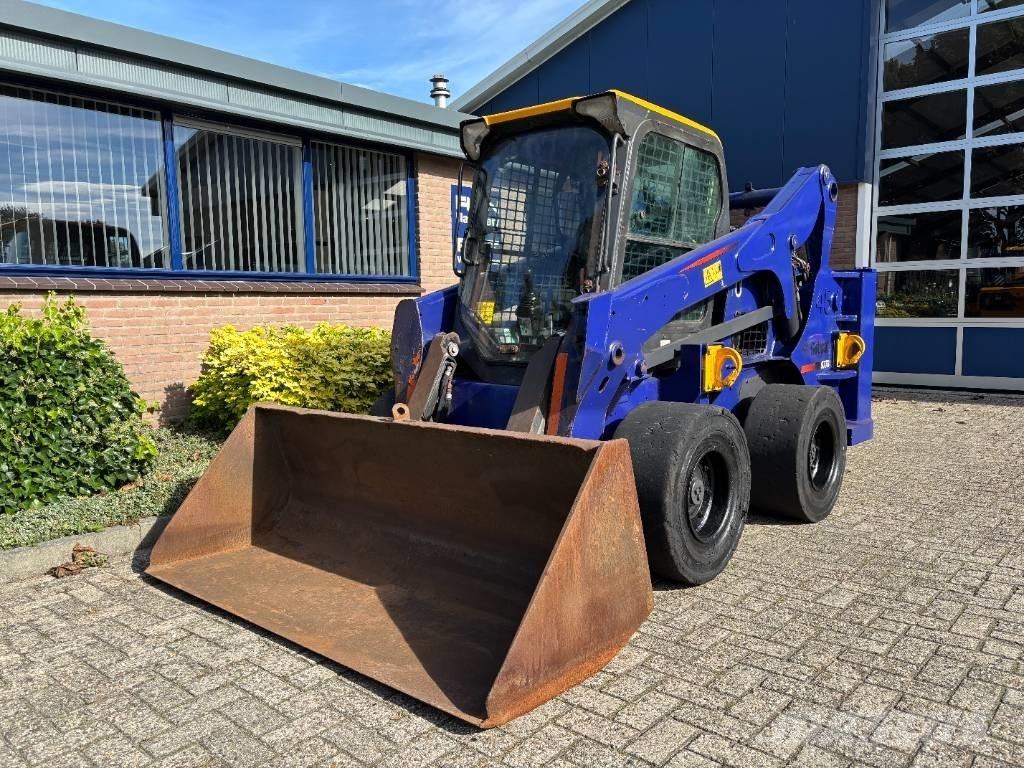 Bobcat S 770 Krautuvai su šoniniu pasukimu