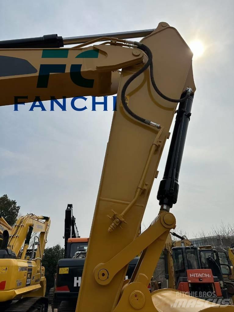 CAT 325 D Vikšriniai ekskavatoriai
