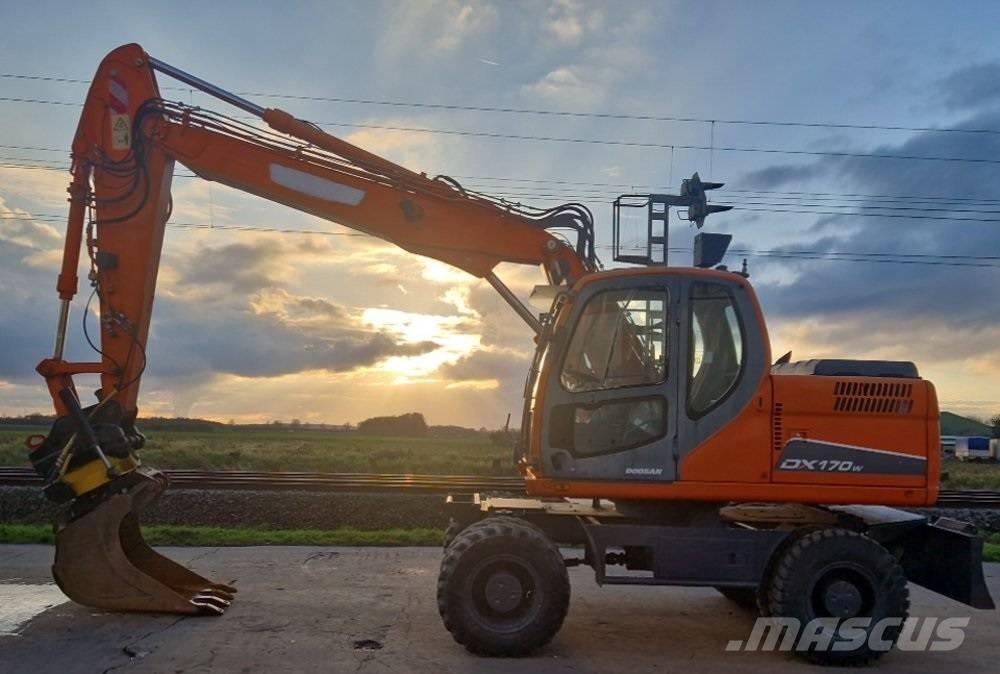 Doosan DX 170 W Ratiniai ekskavatoriai