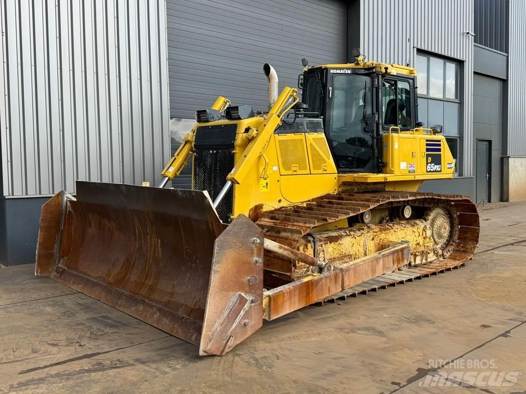 Komatsu D65PXi-18 Vikšriniai buldozeriai