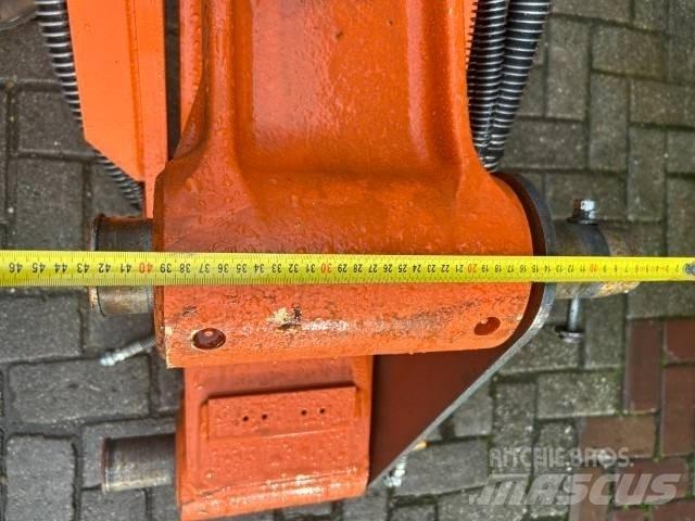 Hitachi ZX 135 Vikšriniai ekskavatoriai