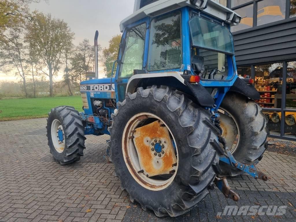 Ford 8210 Traktoriai